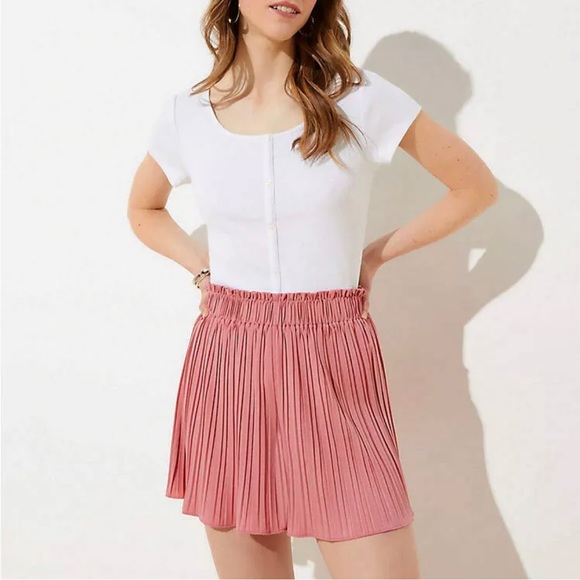 NWT Ann Taylor Loft Pleated Shorts Pink Size Medium - Picture 1 of 5